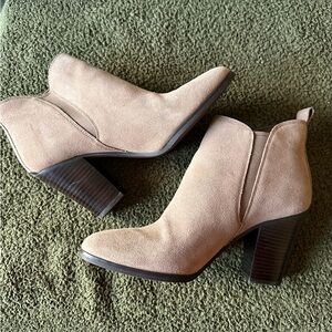 Michaell Kors booties, great condition
